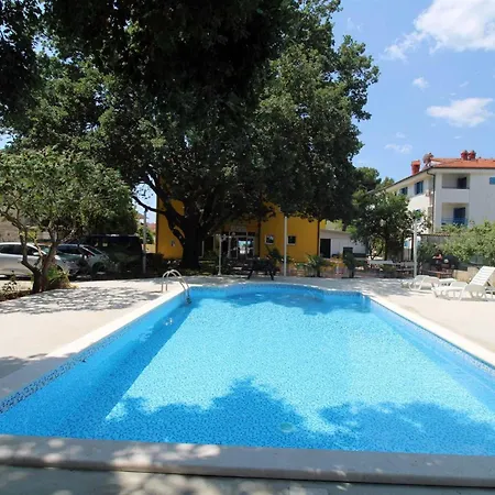 Biergarten krevet i doručak *