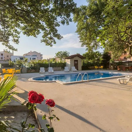 Biergarten Frühstückspension 4*