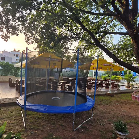 Biergarten Медулин